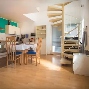 apartment-charly.topcolognehotels.com/