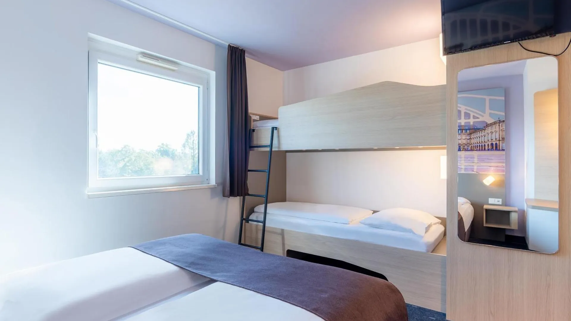 B&B Hotel Mannheim-Neuostheim  Mannheim